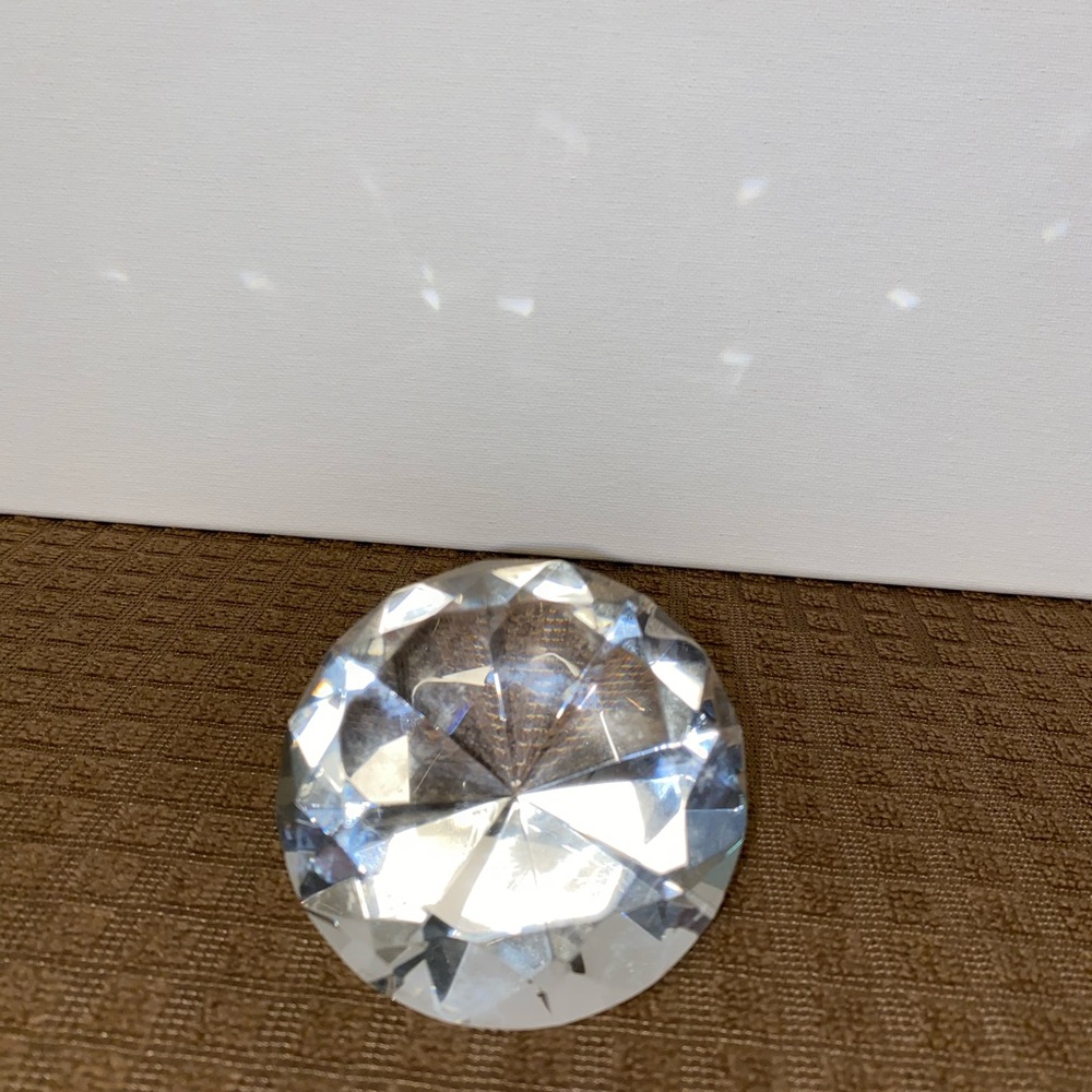Diamond Shaped Crystal Glass Paperweight